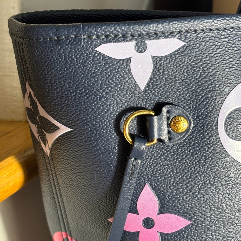 Louis Vuitton Pink to Purple Ombre Monogram Neverfull Tote - Picture 7 of 10